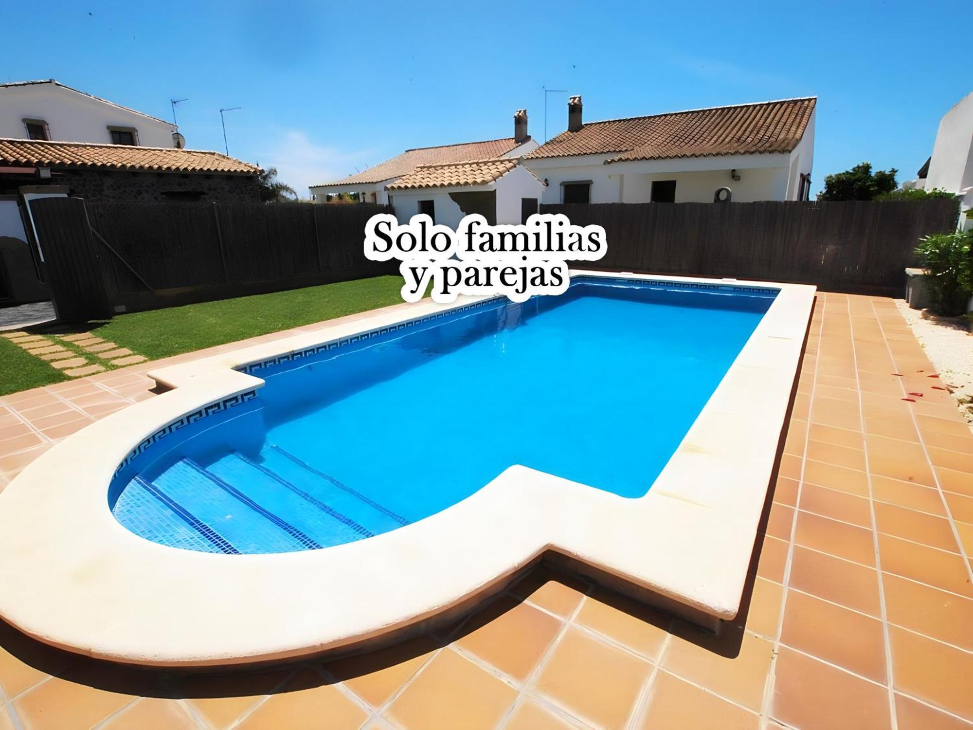 Vacacionales Piscina Y Jardin Privado Dom wakacyjny Conil De La Frontera